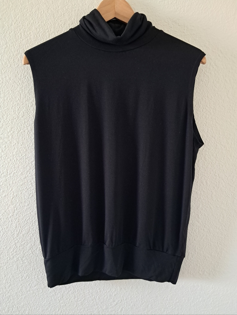 Bleusalt Sleeveless Turtleneck Top Soft Jersey Knit Fabric  Black Siize Large